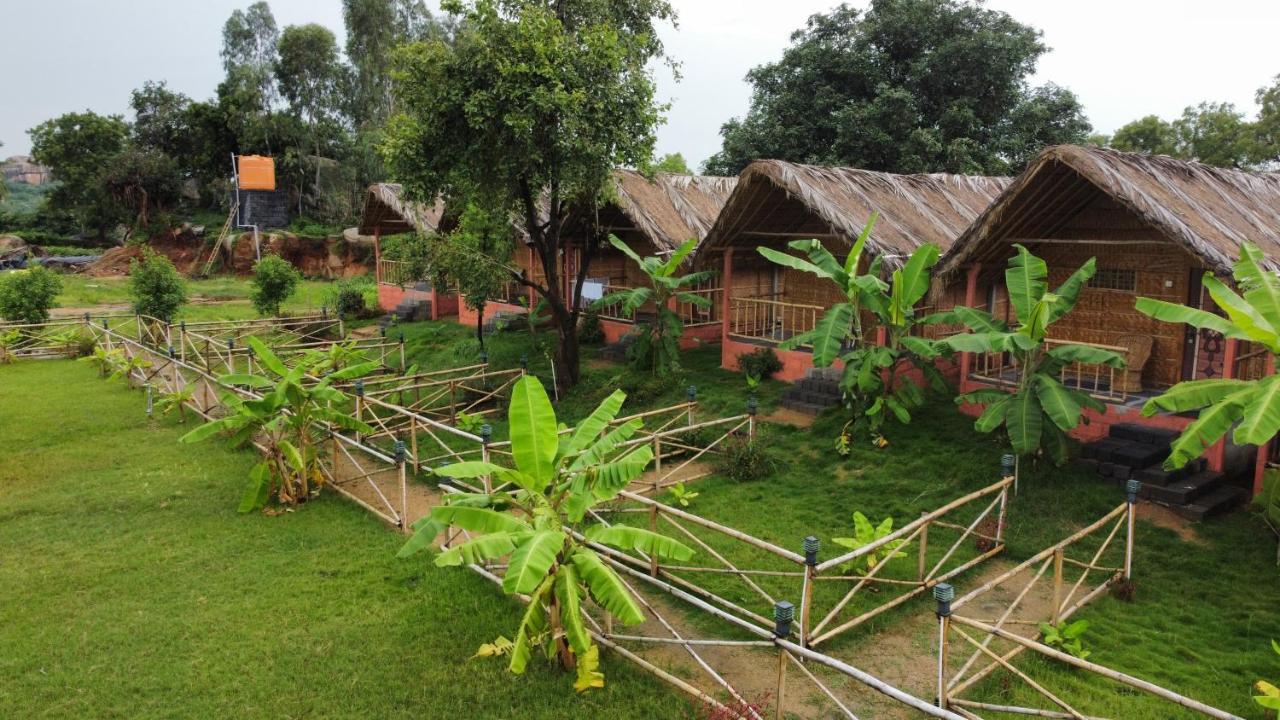 Waterfall Guesthouse Хампи Экстерьер фото