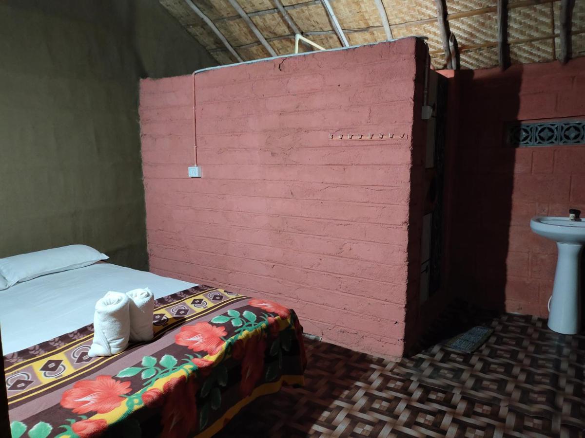Waterfall Guesthouse Хампи Экстерьер фото