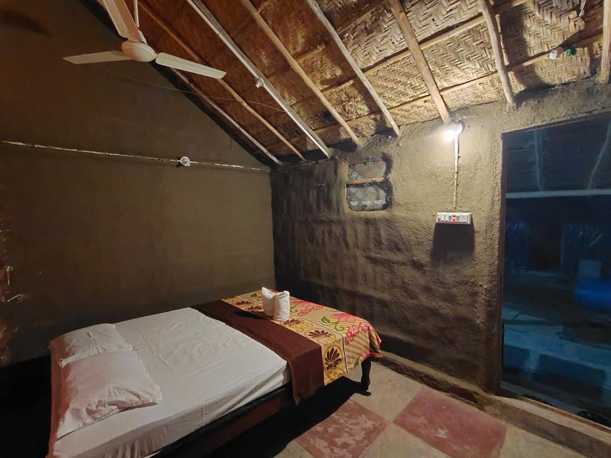 Waterfall Guesthouse Хампи Экстерьер фото